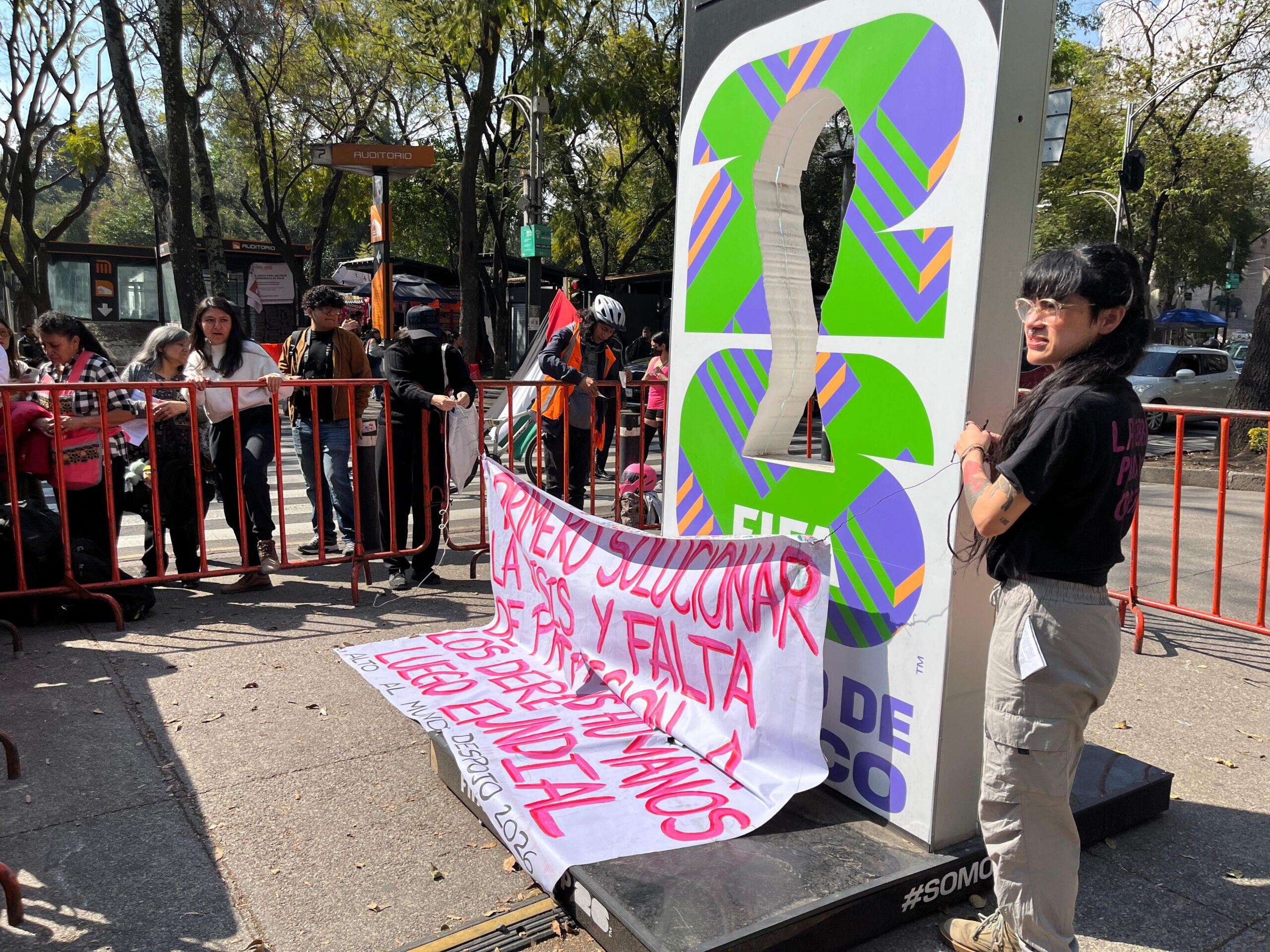 Mundial de Fútbol: despojo, desplazamiento, limpieza social, contaminación y más. Mundial de Fútbol: despojo, desplazamiento, limpieza social, contaminación y más.