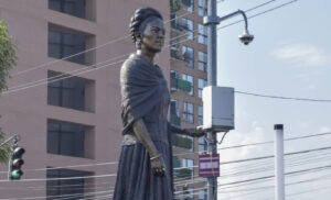 La comunista Frida Kahlo, un producto capitalista para el Mundial La comunista Frida Kahlo, un producto capitalista para el Mundial