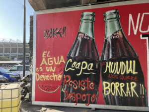 El mundo del espectáculo. La Copa Cola: FIFA, Coca-Cola y gobierno mexicano un coctel de despojo y corrupción El mundo del espectáculo. La Copa Cola: FIFA, Coca-Cola y gobierno mexicano un coctel de despojo y corrupción