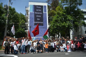 Damnificados Unidos juegan cascarita contra el mundial del despojo y el corporativismo vecinal Damnificados Unidos juegan cascarita contra el mundial del despojo y el corporativismo vecinal