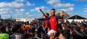 Botas prestadas, alegría prestada: el fútbol florece en los campamentos de Gaza Botas prestadas, alegría prestada: el fútbol florece en los campamentos de Gaza